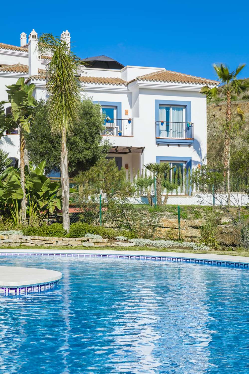 NEW CONSTRUCTION OPPORTUNITY 10 MINUTES FROM MARBELLA!!