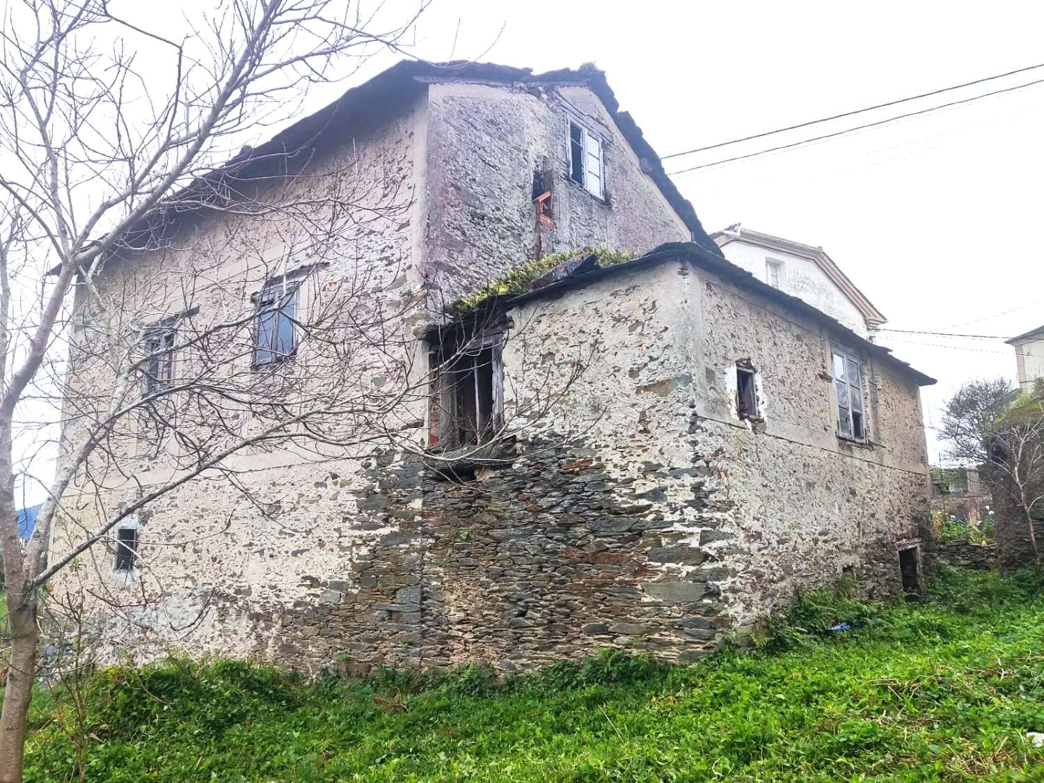 DETACHED HOUSE IN NAVIA
