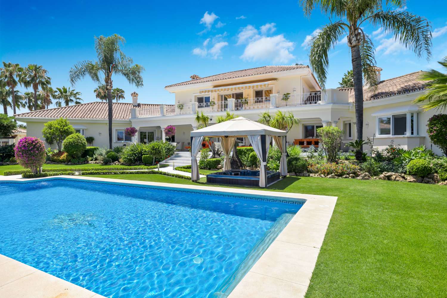 Prachtige luxe villa in Los Naranjos, Nueva Andalucía