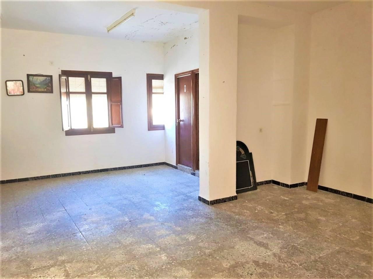 House for sale in the center of Tolox
