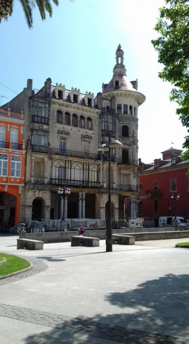 BUILDING FOR SALE IN THE HEART OF RIBADEO